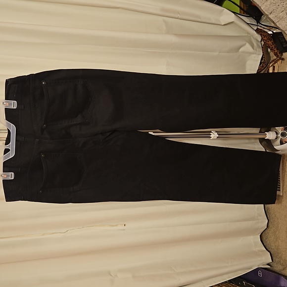 🌷Claiborne jeans - Picture 1 of 5